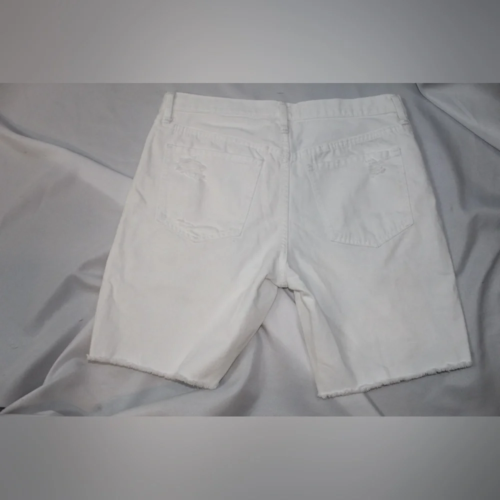 Mossimo Womens Low Rise Boyfriend Denim White Jean   Distress Shorts 6/28 - Picture 2 of 5